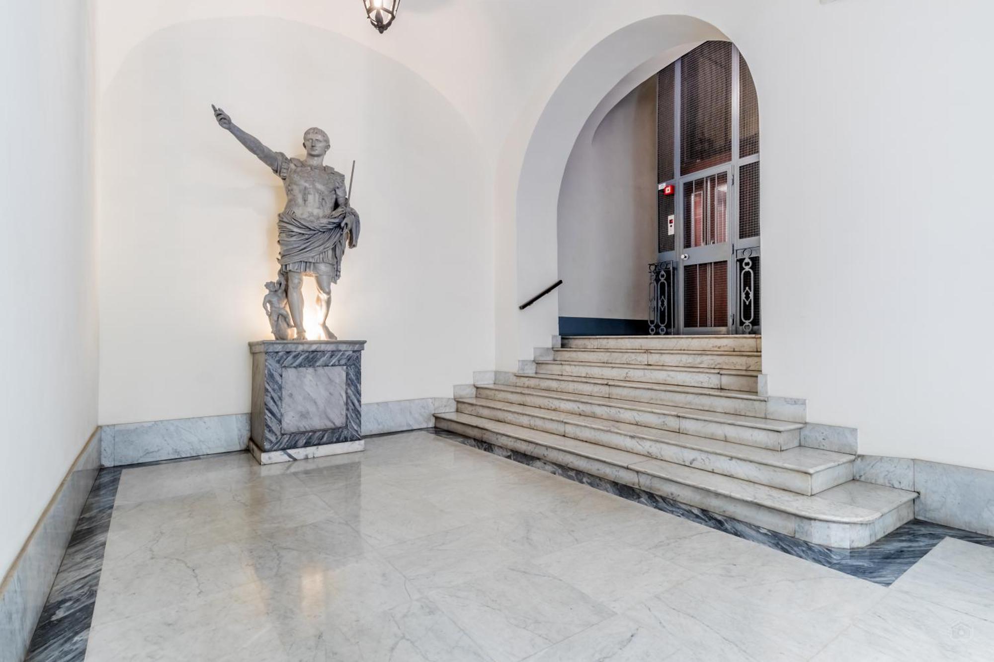Attico Nel Cuore Di Roma Con Box Privato Per Auto Εξωτερικό φωτογραφία